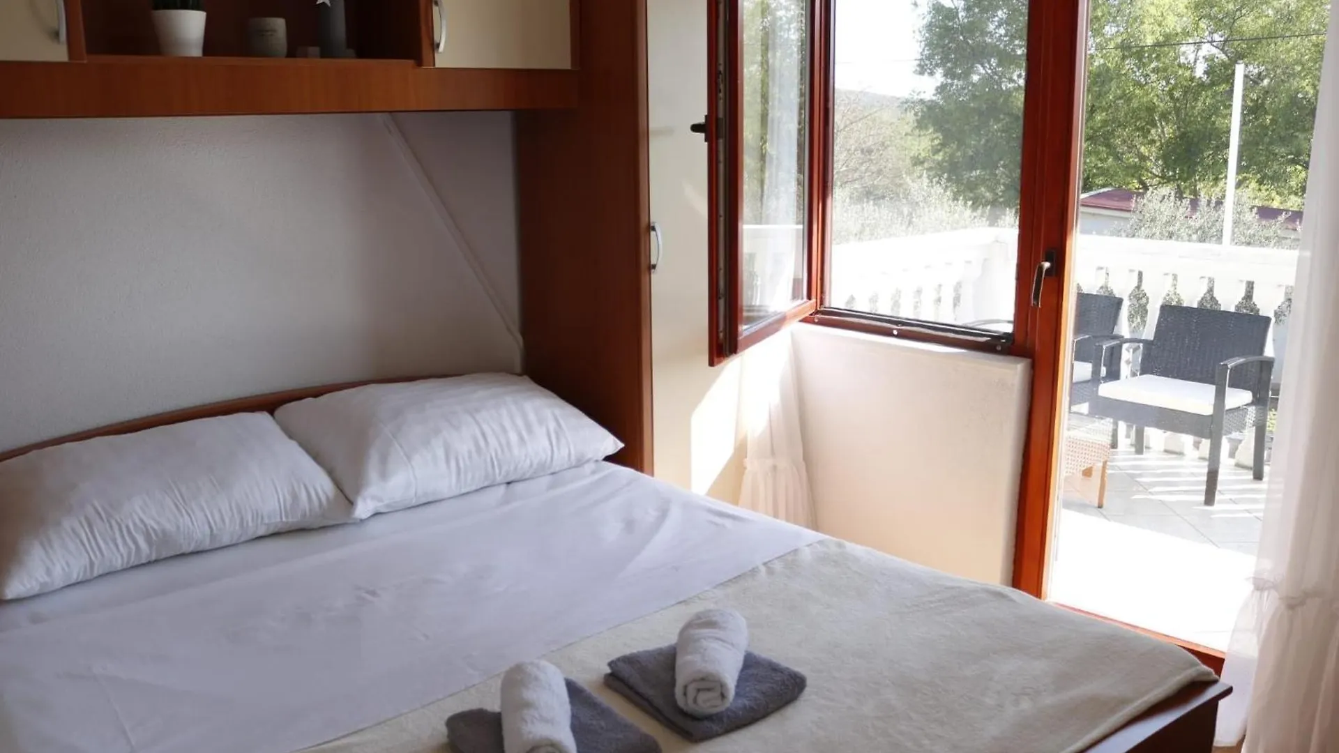 Family Friendly Apartments With A Swimming Pool Radasinovci, Biograd - 22312 Drlićeve Kuće