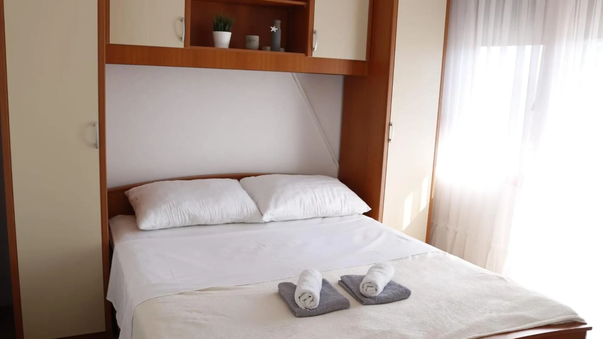 Family Friendly Apartments With A Swimming Pool Radasinovci, Biograd - 22312 Drliceve Kuce